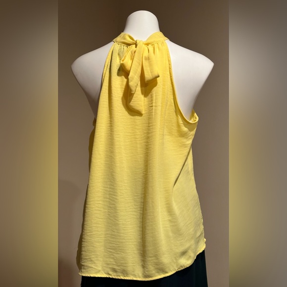 Tamara H NWT Yellow Halter top Mock Neckline With Tie In The Back SZ L - Picture 4 of 8